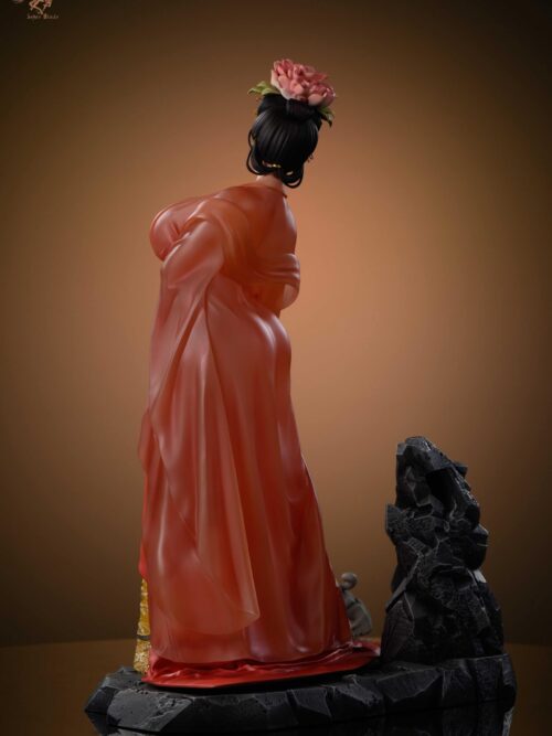 Court Ladies Adorning Their Hair with Flowers GK Resin Statue