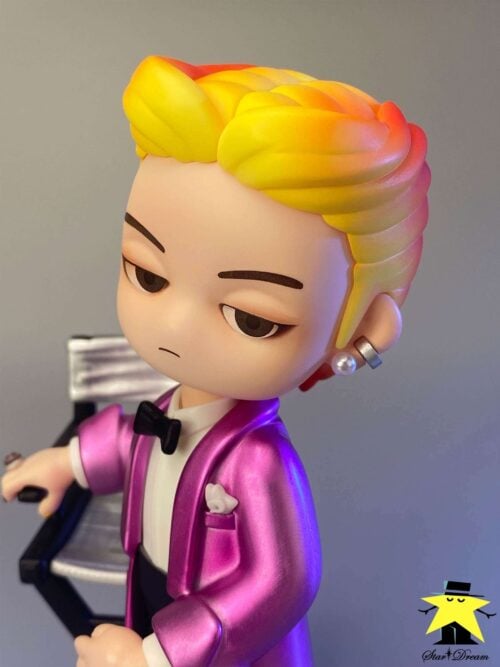 G-Dragon 3rd Album D-1 Poster Übermensch GK Resin Statue