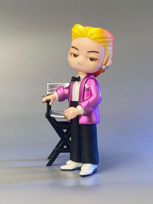 G-Dragon 3rd Album D-1 Poster Übermensch GK Resin Statue