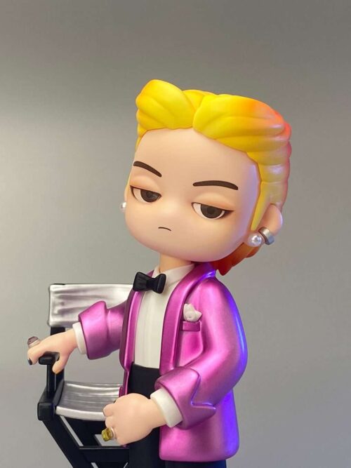 G-Dragon 3rd Album D-1 Poster Übermensch GK Resin Statue