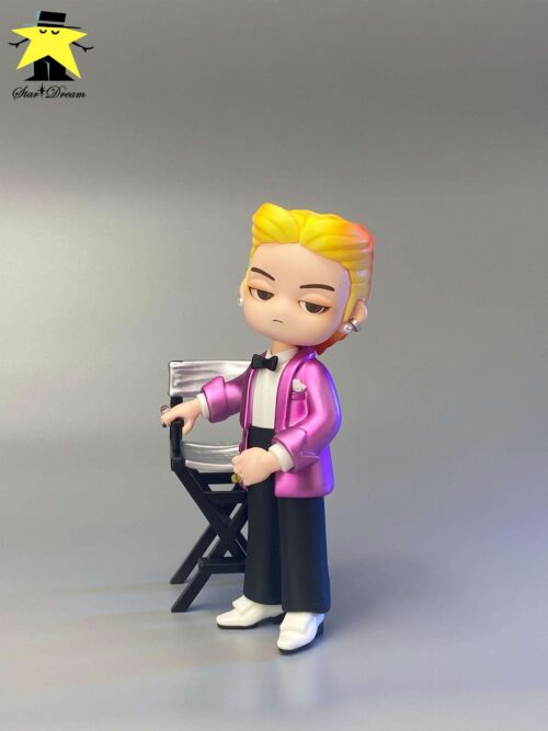 G-Dragon 3rd Album D-1 Poster Übermensch GK Resin Statue