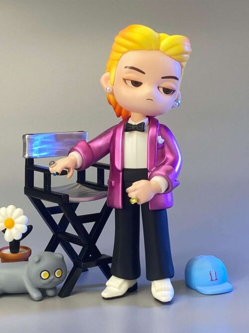 G-Dragon 3rd Album D-1 Poster Übermensch GK Resin Statue
