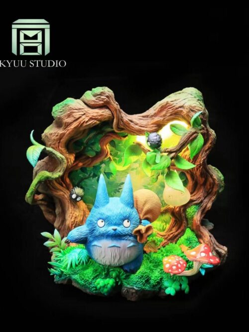 Hayao Miyazaki Whisper of Nature Series #1 Totoro in the Tree Hollow GK Resin Statue