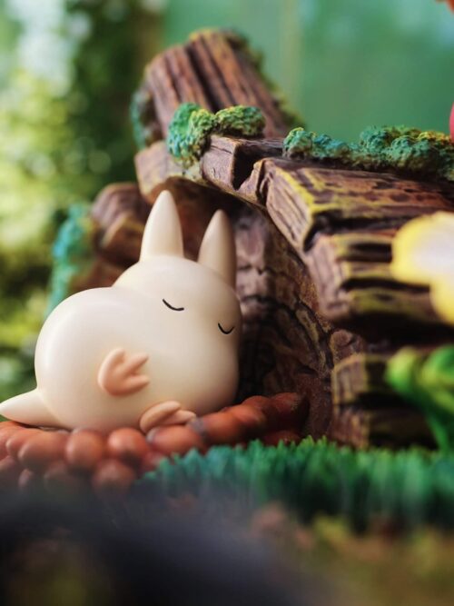 My Neighbor Totoro Hayao Miyazaki's Ecological Scene Mei Holding Corn GK Resin Statue