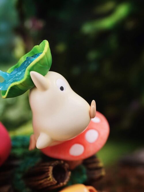 My Neighbor Totoro Hayao Miyazaki's Ecological Scene Mei Holding Corn GK Resin Statue