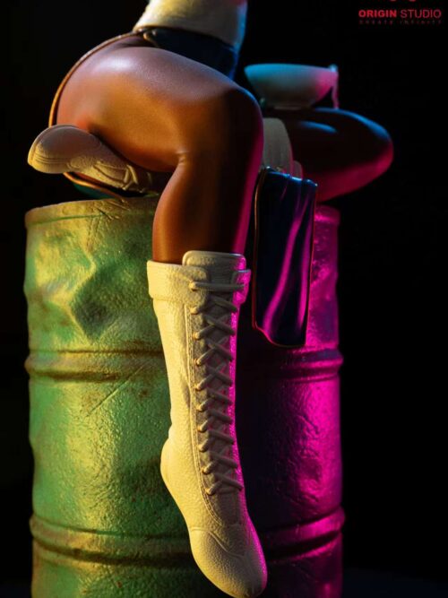 Street Fighter Light Statue of a Female Fighter Chun GK Resin Statue