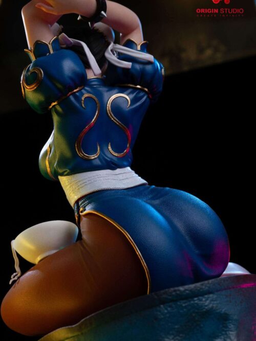 Street Fighter Light Statue of a Female Fighter Chun GK Resin Statue