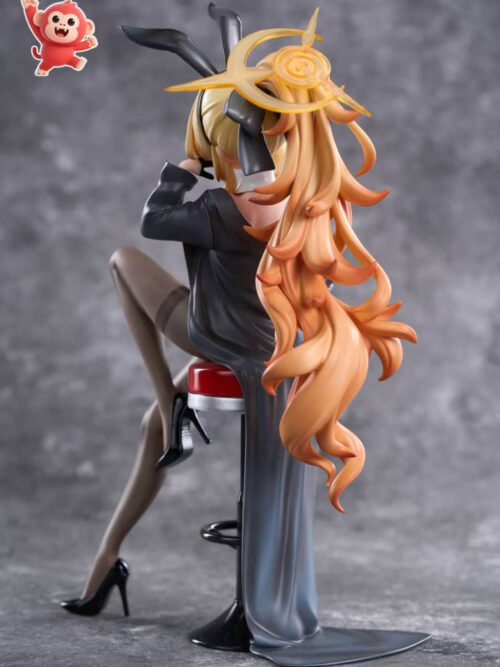 Blue Archive: Smiling Professor Smug Bunny Girl GK Resin Statue