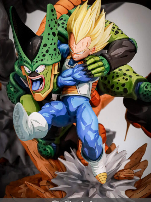 Vegeta vs. Semi-Perfect Cell GK Resin Statue