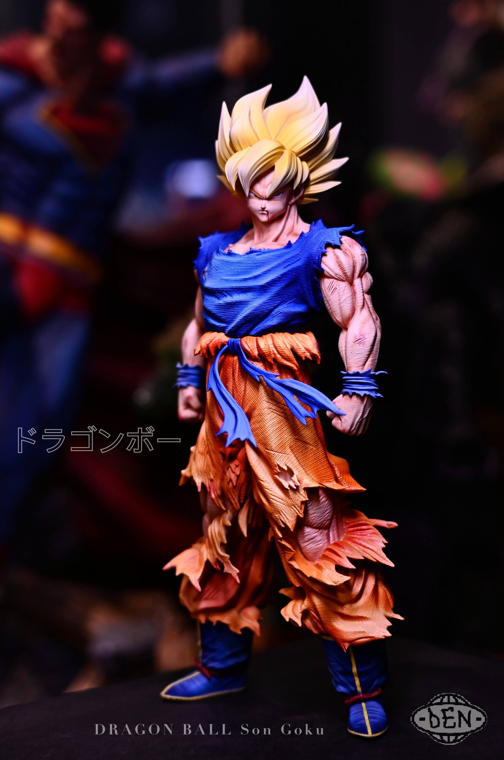 Super Saiyan Goku - Den Studio - Featured Image Super Saiyan Goku - Den Studio - Collectible Figure Main View