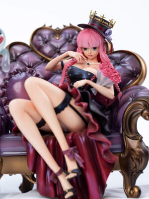 Perona on Sofa - GG Studio - Detail View 1
