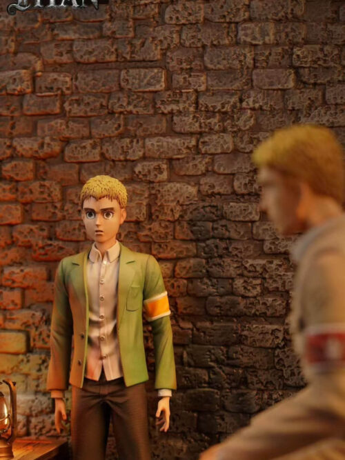 Attack On Titan Reiner Braun | Eren Jaeger - TITAN Studio - Detail View 2