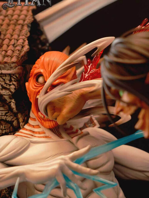 Attack On Titan War Hammer Titan vs. Attack Titan - TITAN Studio - Detail View 2