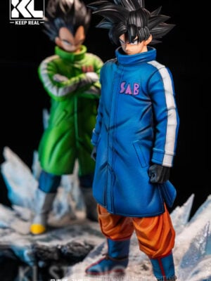 Snow Gear Ver. Vegeta & Son Goku - Collectible Figure Main View