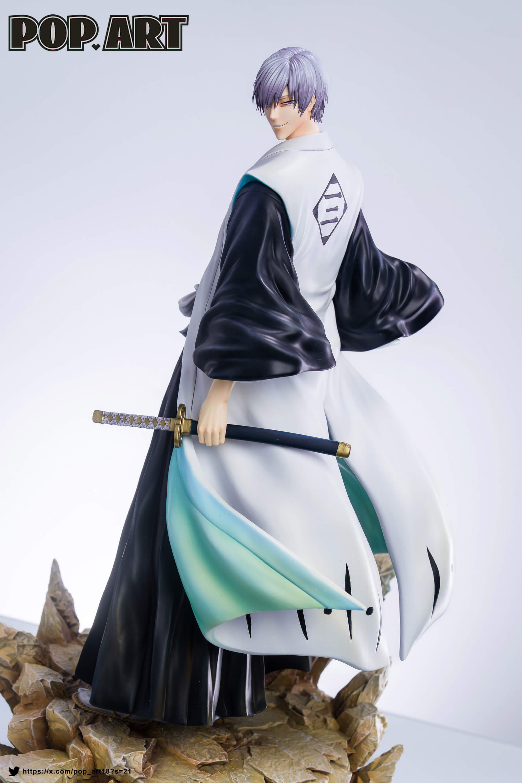 Three Kings Resonance Series Gin Ichimaru - Featured Image Three Kings Resonance Series Gin Ichimaru - Collectible Figure Main View