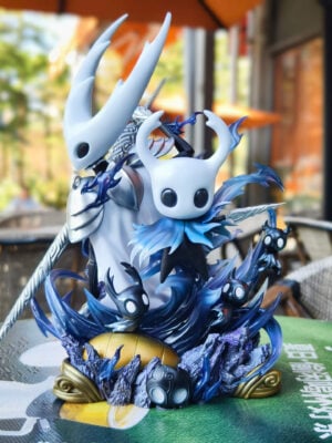 s11s0vvn7j0eb1nqsq01d0yj3xrczg3w New Legacy Pure Vessel & The Knight - Collectible Figure Main View