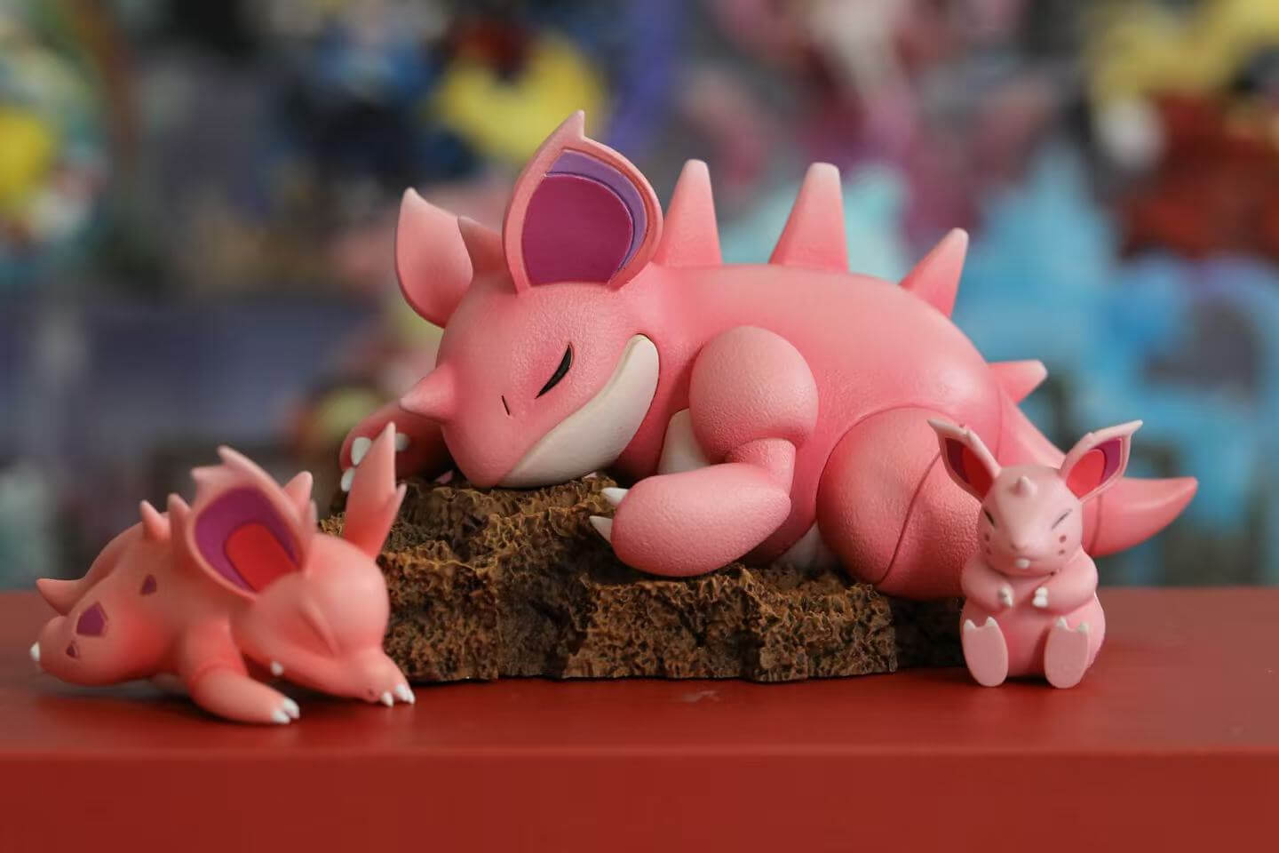 Sleeping Nidoqueen Family Nidoqueen & Nidoran & Nidorina - Featured Image Sleeping Nidoqueen Family Nidoqueen & Nidoran & Nidorina - Collectible Figure Main View