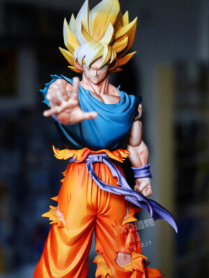 The Legendary Super Saiyan Son Goku - Detail View 1