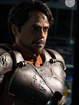 1:1 Scale Full-Body Life-Size Figure Iron Man - Detail View 1