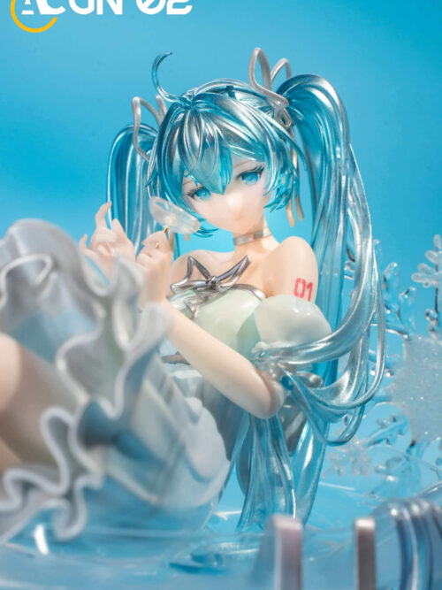 Snow Miku and Summer Miku — Hatsune Miku - Detail View 1