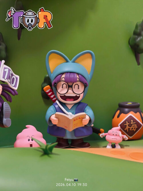 Book-Reading Arale Norimaki - Collectible Figure Main View