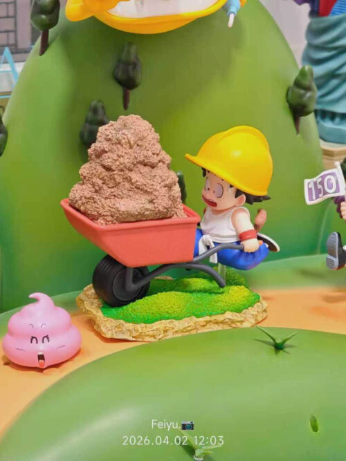 Construction Worker Son Goku - Collectible Figure Main View