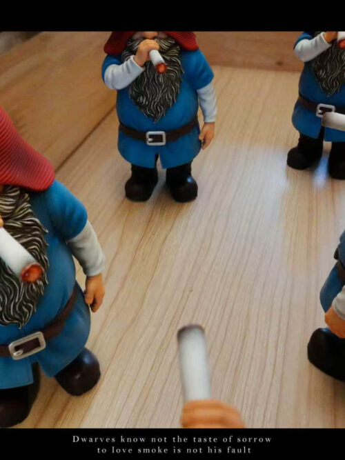 Burglin' Gnomes — Smoking Gnome - Detail View 2