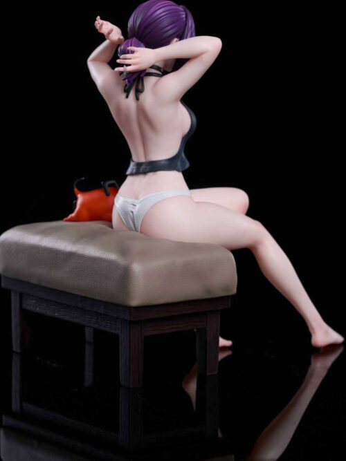 Sitting Reze - Detail View 7