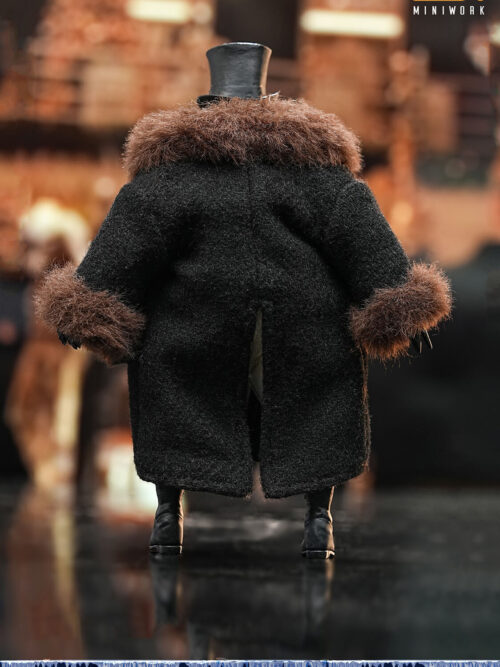 Batman Returns Penguin - Detail View 4