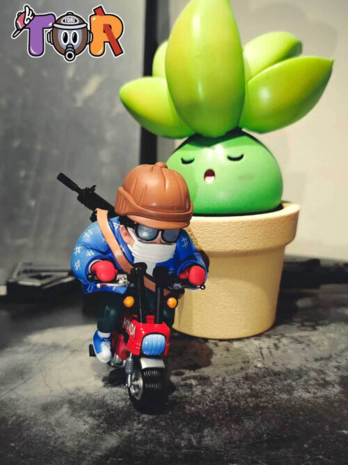 Motorcycle Riding Akira Toriyama - Collectible Figure Main View