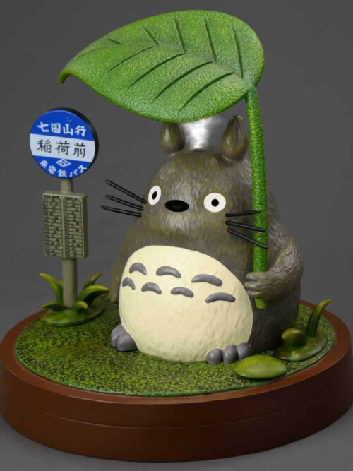 Rain Bus Stop Totoro - Detail View 2