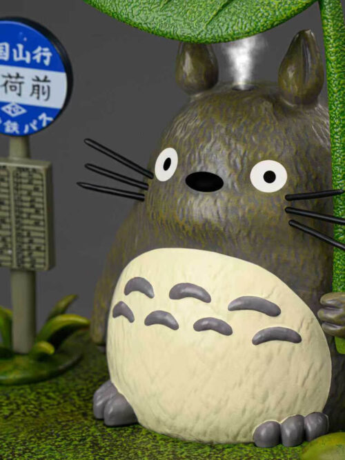 Rain Bus Stop Totoro - Detail View 3
