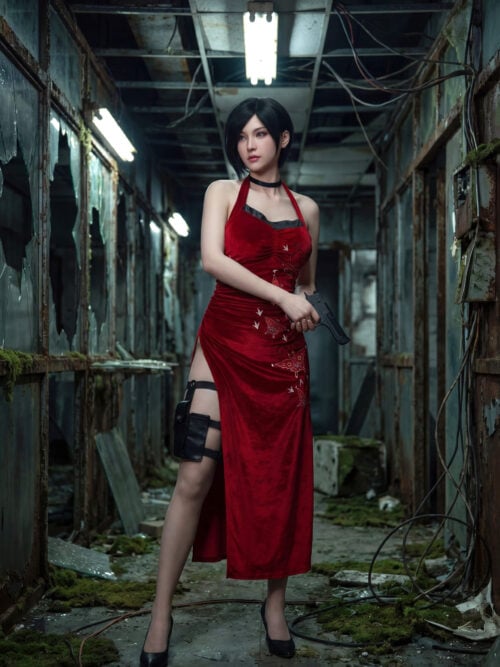 Ada Wong Life-Size Doll - Detail View 1