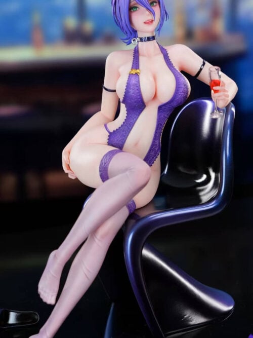Seated Reze - Collectible Figure Main View