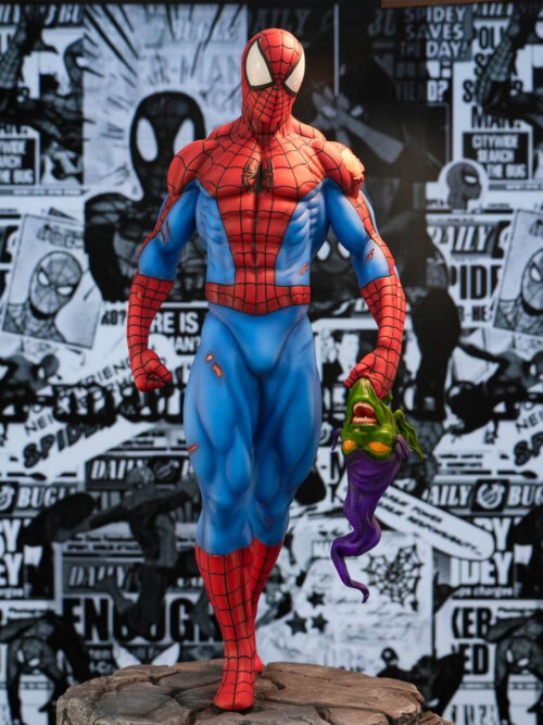 Battle-Damaged Spider-Man - Collectible Figure Main View