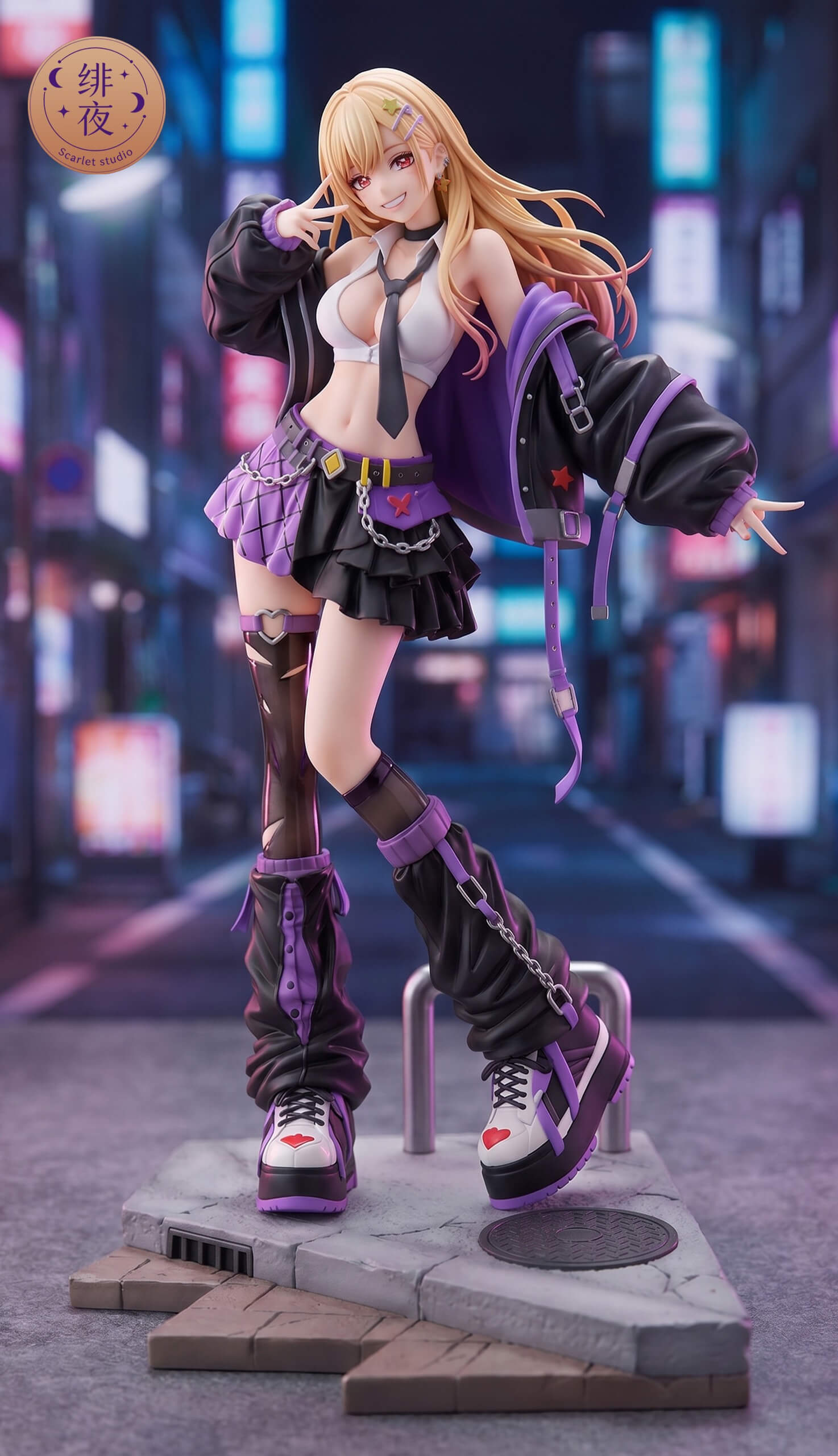 Streetwear Marin Kitagawa - Featured Image Streetwear Marin Kitagawa - Collectible Figure Main View