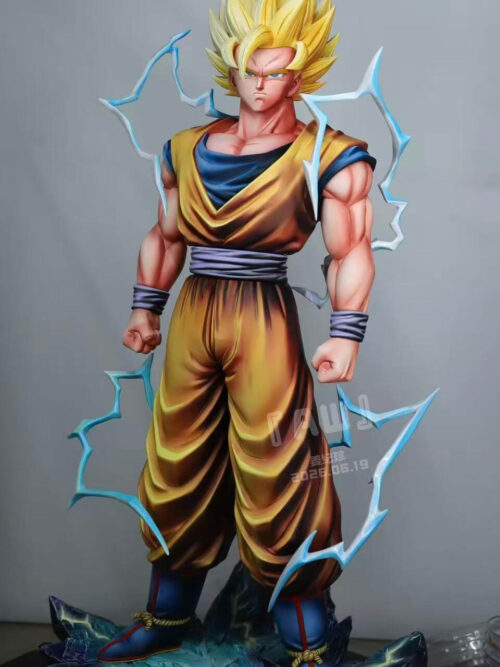 Super Saiyan Goku with Lightning - Detail View 1