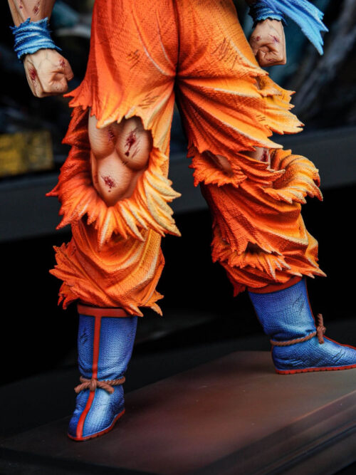 First Super Saiyan Goku - Detail View 5