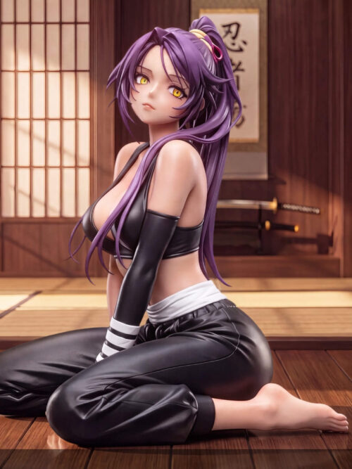 Kneeling Yoruichi Shihoin - Detail View 1