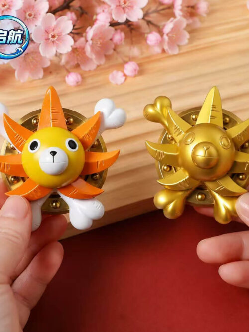 One Piece Thousand Sunny Figurehead Magnet - Detail View 2