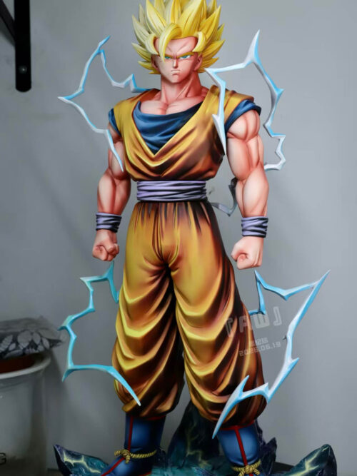 Super Saiyan Goku with Lightning - Collectible Figure Main View