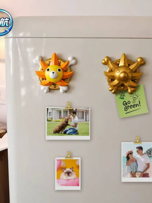One Piece Thousand Sunny Figurehead Magnet - Detail View 3