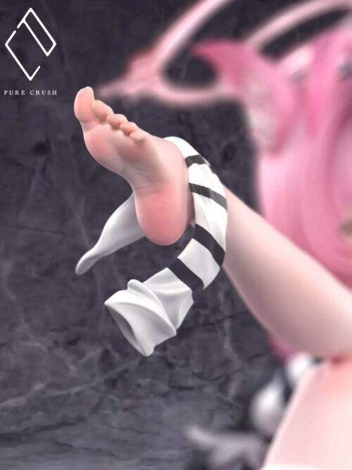 Seated Hoshino Takanashi - Detail View 7