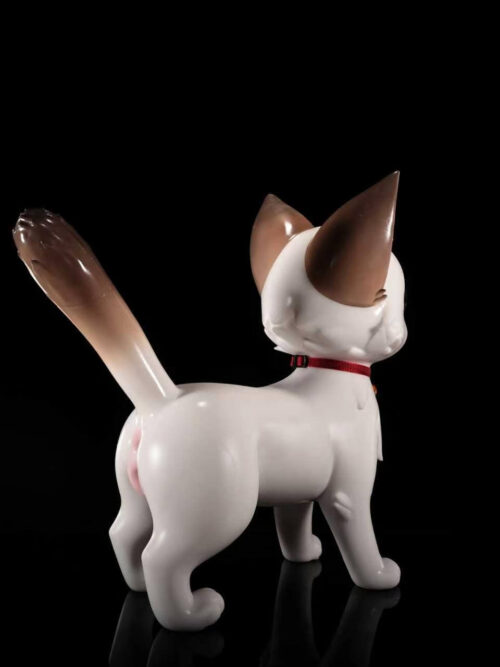 Lucky Cat Doll - Detail View 3