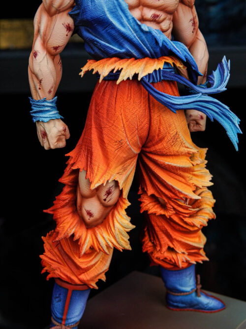First Super Saiyan Goku - Detail View 4
