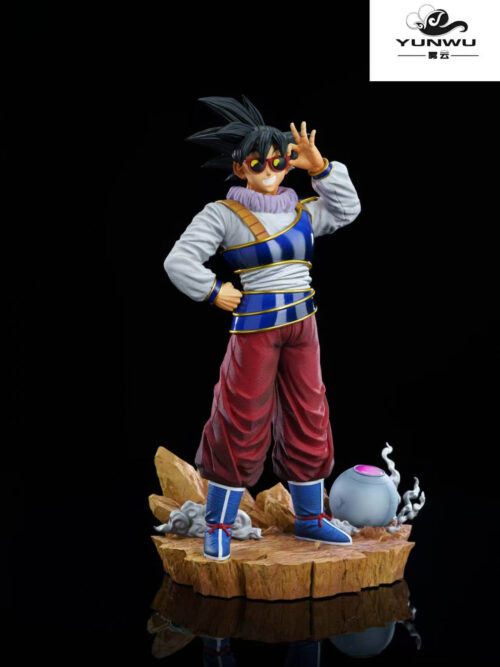 Super Saiyan Son Goku - Collectible Figure Main View