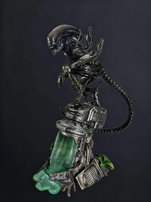 Crouching Xenomorph - Alien 1/6 Scale Statue - Detail View 2