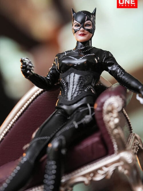 Catwoman Lady 1/12 Scale Collectible Figure - Detail View 4