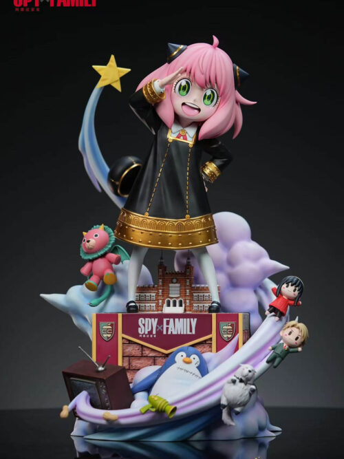 Saluting Anya Forger - Collectible Figure Main View