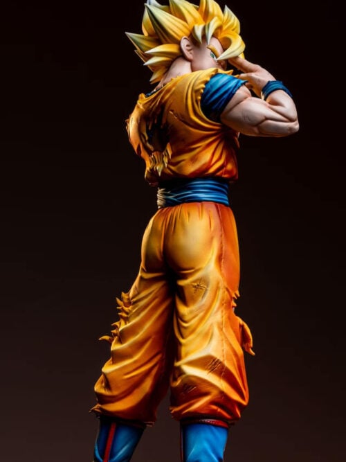 Looking-Back Instant Transmission Super Saiyan Son Goku - Collectible Figure Main View